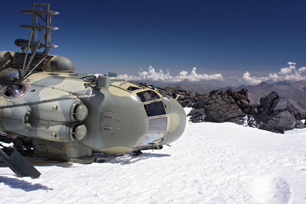 Helicóptero perdido en la nieve - Noticias Curiosas