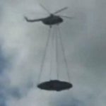 Video de un helicóptero ruso que transporta un ovni 9