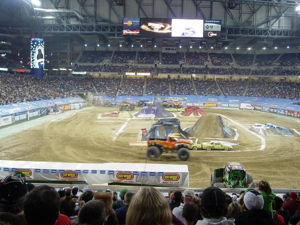 monstertrucks04-8119609