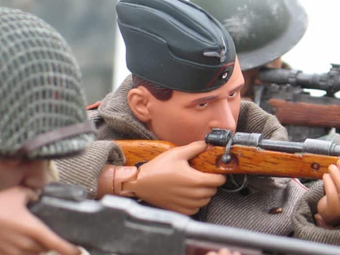 Una mini Guerra de juguetes muy real 2 realisticminiature03-1672150