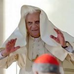 El vaticano protege a muchos sacerdotes con ordenes de busca y captura de varios países