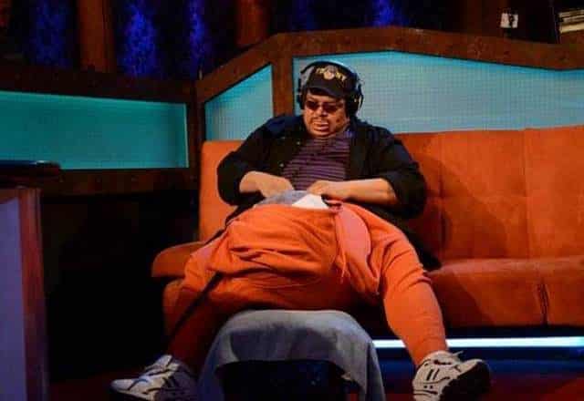 Wesley Warren Jr. tiene un escroto de 45 kilos