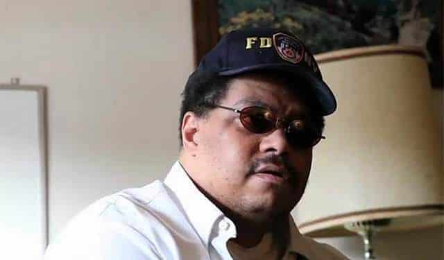 Wesley Warren Jr. tiene un escroto de 45 kilos