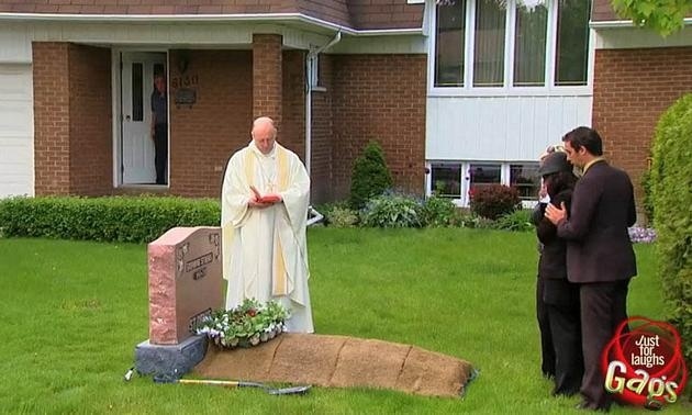 Un funeral en el jardín de tu casa 1 Un funeral en el jardín de tu casa 2