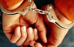 Arrestan a hombre por negarse a abandonar su celda en prisión 1 Arrestan a hombre por negarse a abandonar su celda en prisión 2