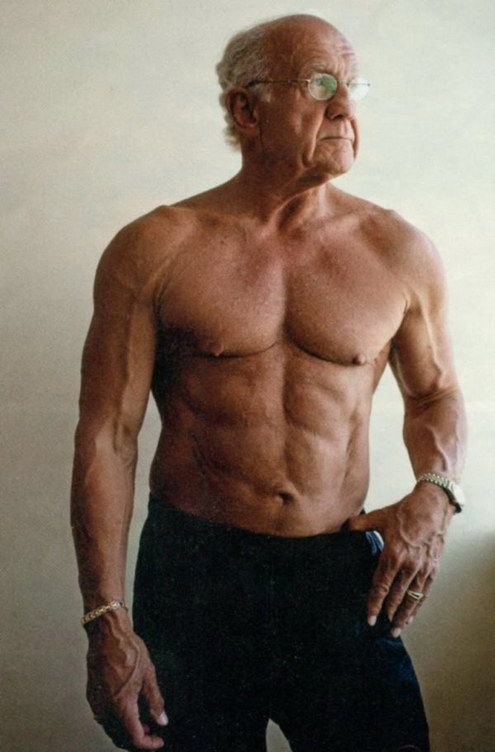  noticias Dr. Jeffry Life tiene 72 y un cuerpo de 20