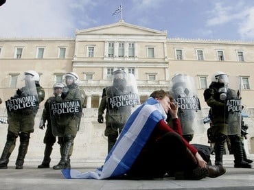 La Federación de Policías Griegos amenaza con detener a los representantes de la Unión Europea y del FMI 1 La Federación de Policías Griegos amenaza con detener a los representantes de la Unión Europea y del FMI 2