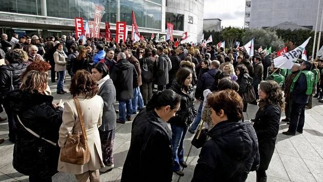 Concentraciones de protesta de miles de funcionarios en toda Galicia 4