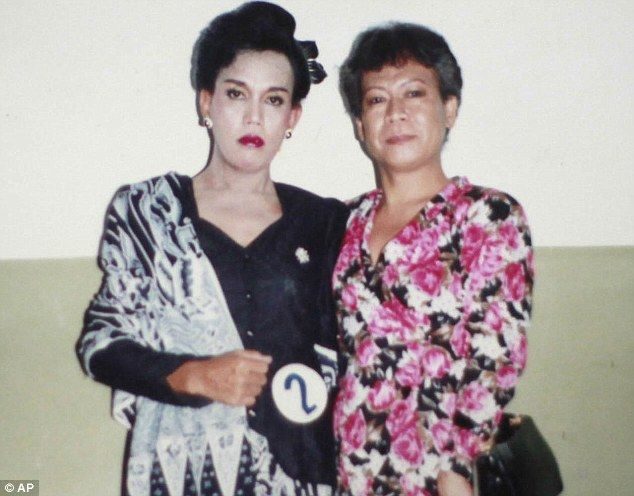 noticias la niñera transexual que cuidó de Barack Obama 