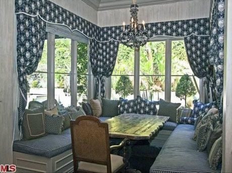 Britney Spears vende su mansión de Beverly Hills por más de 4,2 millones de dólares 10 noticias Britney Spears vende su mansión de Beverly Hills por más de 4,2 millones de dólares