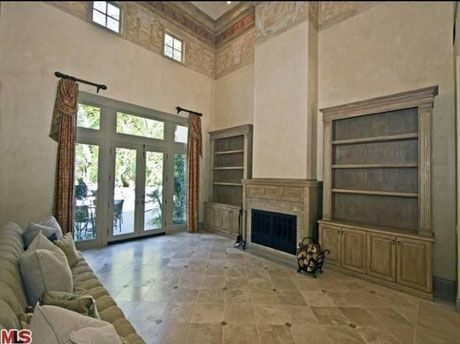 Britney Spears vende su mansión de Beverly Hills por más de 4,2 millones de dólares 9 noticias Britney Spears vende su mansión de Beverly Hills por más de 4,2 millones de dólares