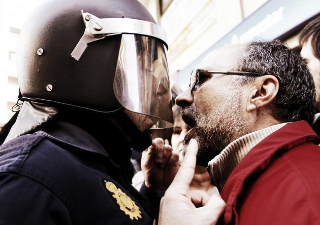 El gobierno endurecerá las leyes para proteger a la policía de los manifestantes 3