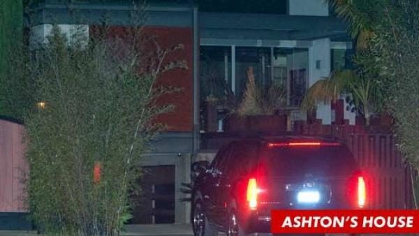 noticias Rihanna visitó la casa de Ashton Kutcher de madrugada 