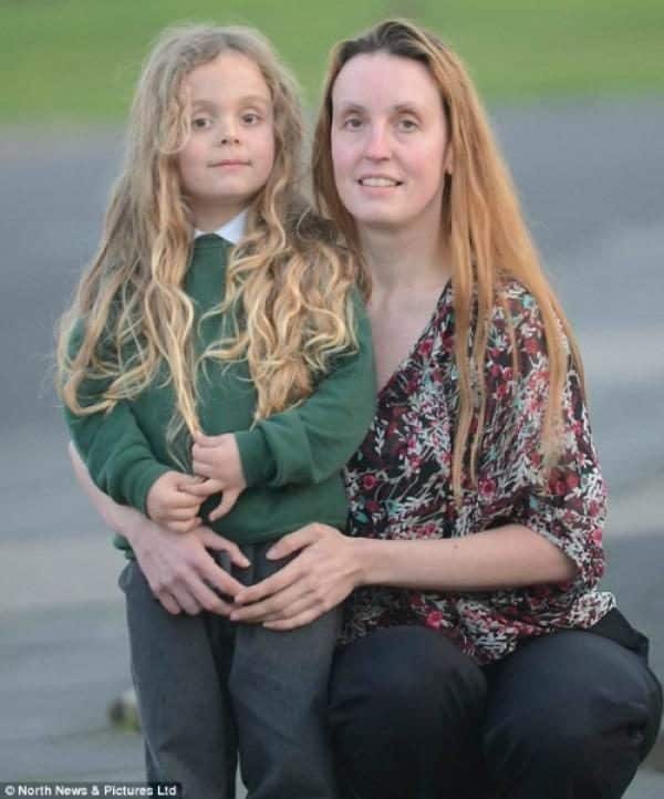 noticias Por primera vez le cortaron el pelo en cinco años