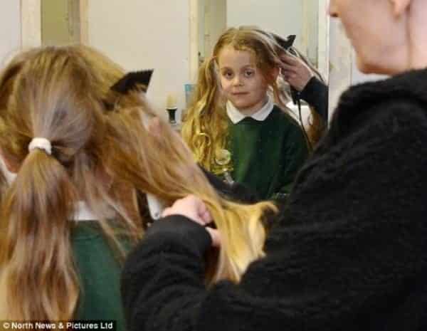 noticias Por primera vez le cortaron el pelo en cinco años