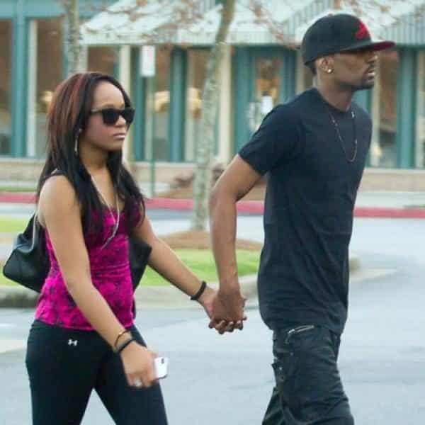 noticias la hija de Whitney de novia con su hermano