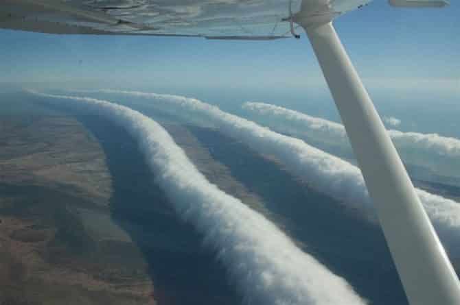Extraña nube tubular gigante a lo largo del mar en Uruguay 1 Nubes Tubo