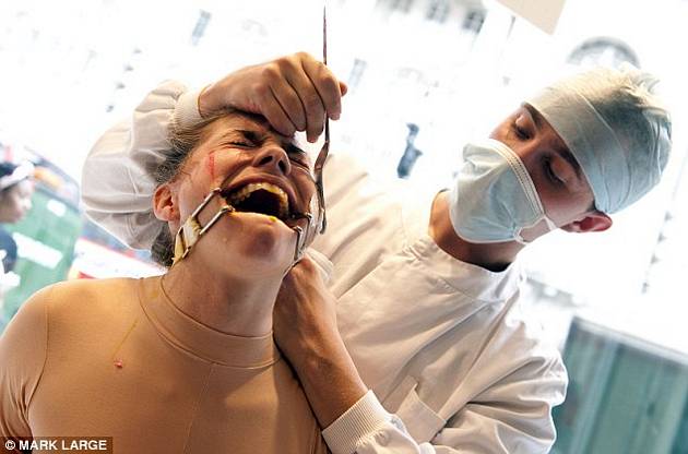 Humane Society International y cosméticos Lush lanzan impactante campaña animalista 3 Humane Society International y cosméticos Lush lanzan impactante campaña animalista 4