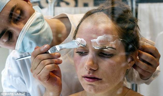 Humane Society International y cosméticos Lush lanzan impactante campaña animalista 5 Humane Society International y cosméticos Lush lanzan impactante campaña animalista 6