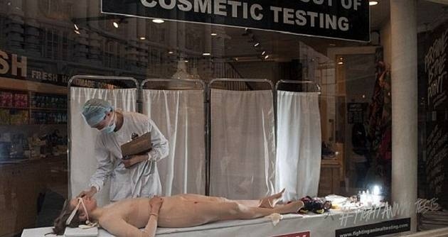 Humane Society International y cosméticos Lush lanzan impactante campaña animalista 1 Humane Society International y cosméticos Lush lanzan impactante campaña animalista 2