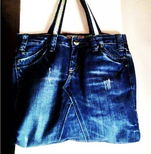 Cómo hacer un bolso de tus pantalones vaqueros 