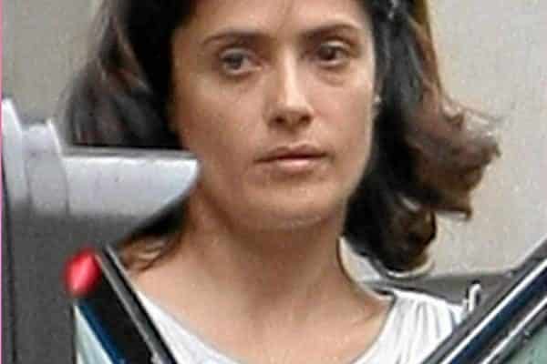 noticias Salma Hayek, deprimida por el acné