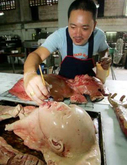 El pan del Horror, vende panes en forma miembros humanos 12