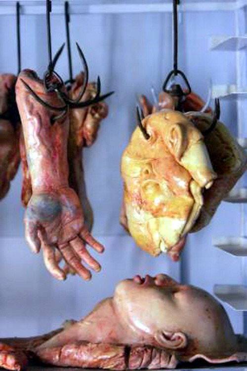 El pan del Horror, vende panes en forma miembros humanos 13