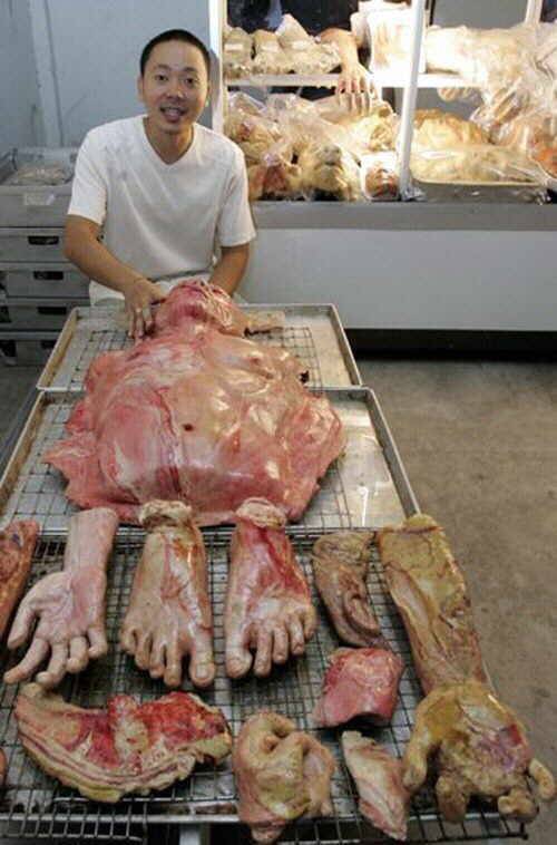 El pan del Horror, vende panes en forma miembros humanos 14