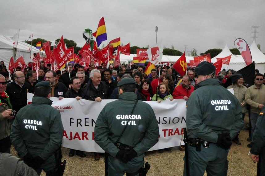 Cayo Lara, retenido por la Guardia Civil en Villalar en el Homenaje a los Comuneros 5