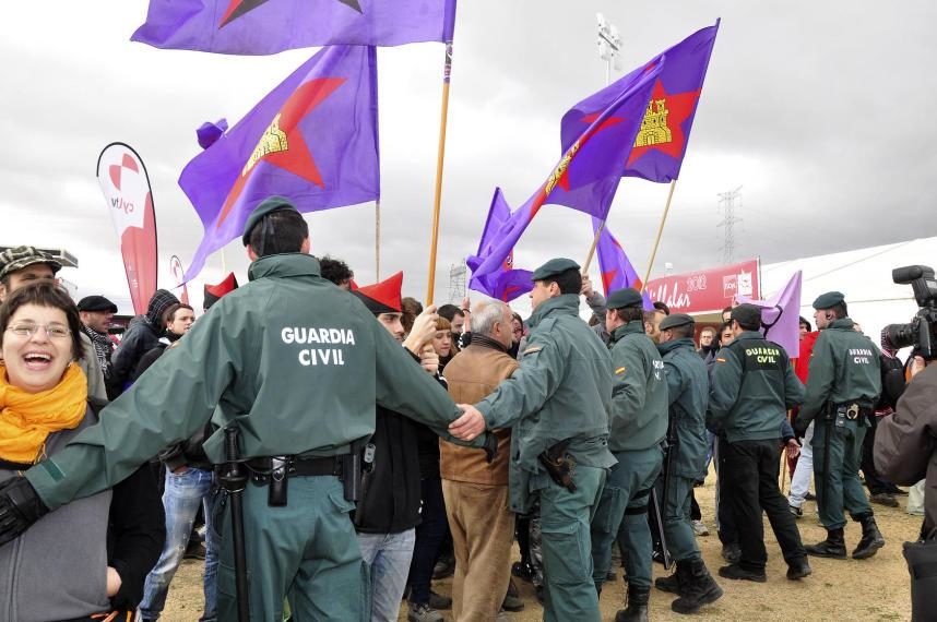 Cayo Lara, retenido por la Guardia Civil en Villalar en el Homenaje a los Comuneros 6