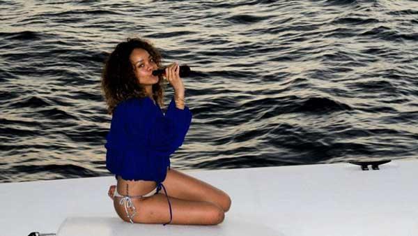 Las sensuales fotos de Rihanna en hawai 5