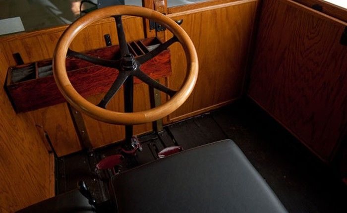 Coche eléctrico de 1909 vendido en eBay por 100 Mil euros 4