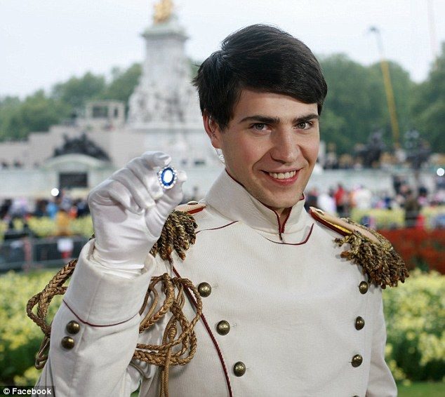 Will Smith le pegó a un reportero que intentó darle un beso en la boca 4 Will Smith le pegó a un reportero que intentó darle un beso en la boca 5