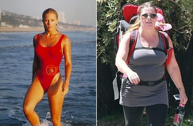 ¿Qué le ha ha pasado a la vigilante de la playa Nicole Eggert? 1 ¿Qué le ha ha pasado a la vigilante de la playa Nicole Eggert? 2