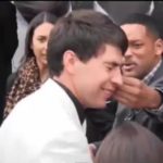 Will Smith le pegó a un reportero que intentó darle un beso en la boca 6