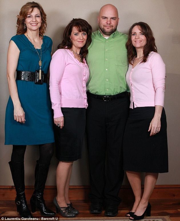 noticias Se casó con dos gemelas y una prima: tienen 24 niños