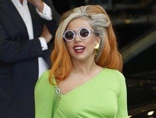 Lady Gaga se golpea la cabeza durante concierto en Nueva Zelanda (VIDEO) 1 Lady Gaga se golpea la cabeza durante concierto en Nueva Zelanda (VIDEO) 2
