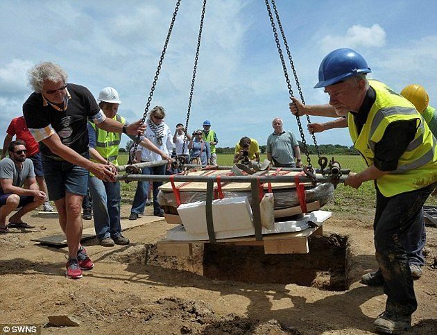 Arqueólogo aficionado descubre con detector de metales un tesoro Celta valorado en en 15 Millones 5 Arqueólogo aficionado descubre con detector de metales un tesoro Celta valorado en en 15 Millones 6