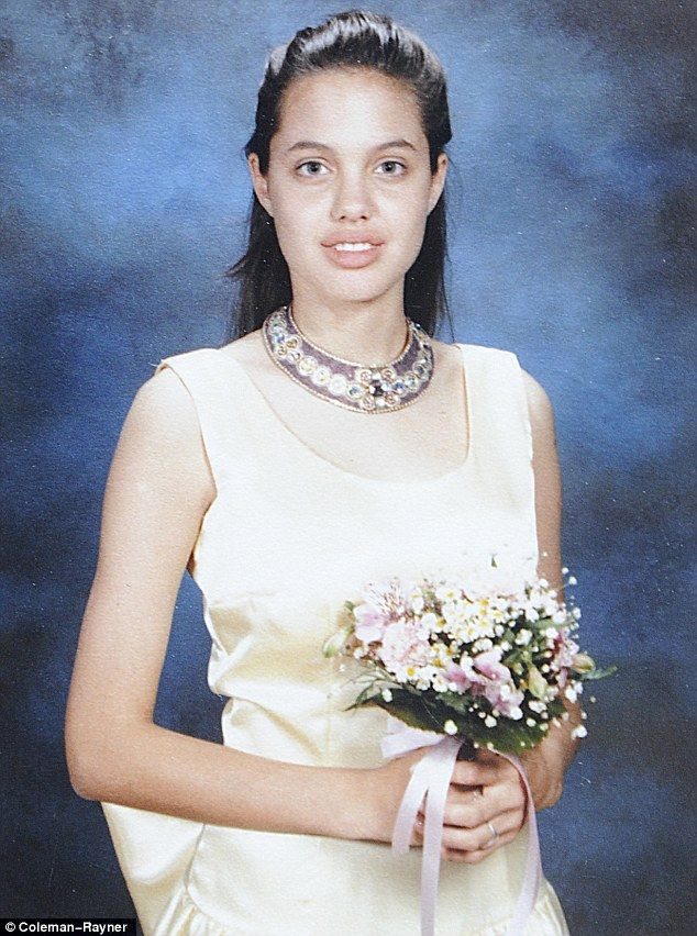 noticias Fotos desenterradas del pasado de Angelina Jolie
