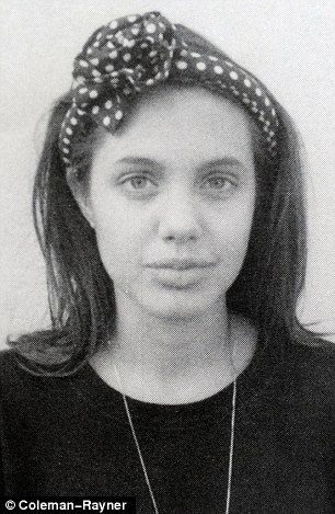 noticias Fotos desenterradas del pasado de Angelina Jolie
