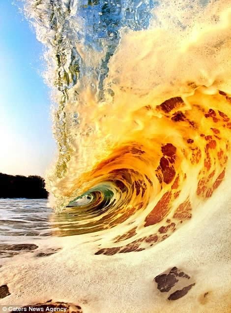 Dentro de las impresionantes olas de Hawai (Fotos) 7 noticias Dentro de las impresionantes olas de Hawai (Fotos)