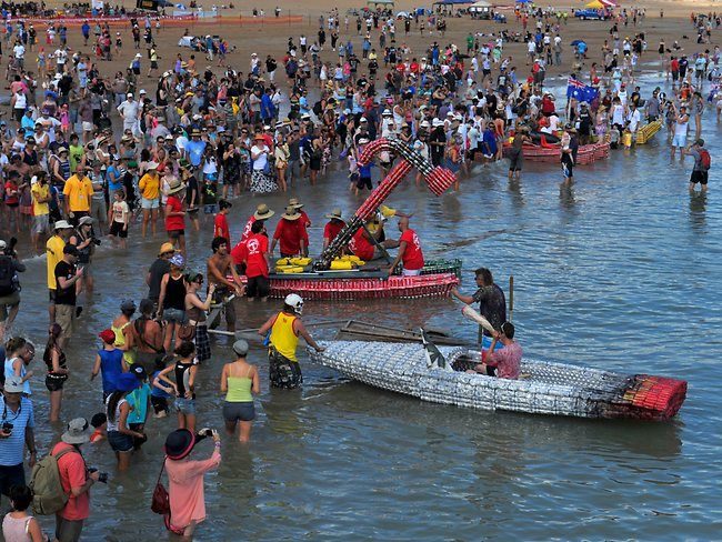 Beer Can Regatta, navegando en barcos hechos con latas de cerveza para incitar al reciclaje