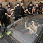 Resultados del PP: Cargas policiales contra niños, mayores, aplausos a los recortes y Fabra ahora hace un corte de mangas a los ciudadanos 6