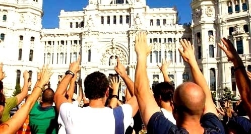 Policías de paisano y bomberos se enfrentan con antidisturbios a las puertas del Congreso 1 Policías de paisano y bomberos se enfrentan con antidisturbios a las puertas del Congreso 2