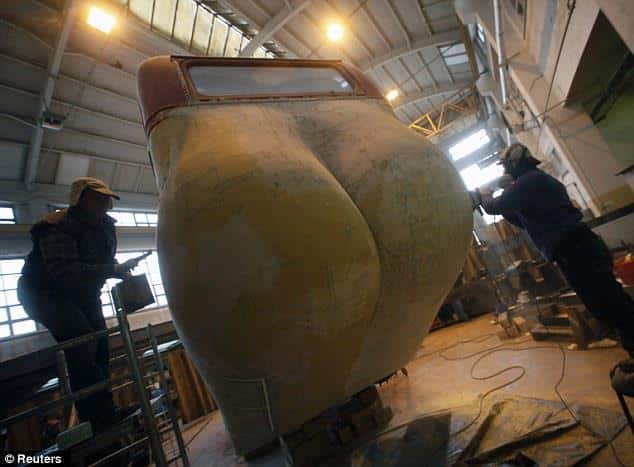 el-artista-david-cerny-transforma-un-clasico-autobus-londinense-0-30