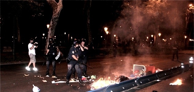 Rajoy incendia Madrid: rodean la sede del PP, persiguen a Cifuentes e intentan asaltar el Congreso 3