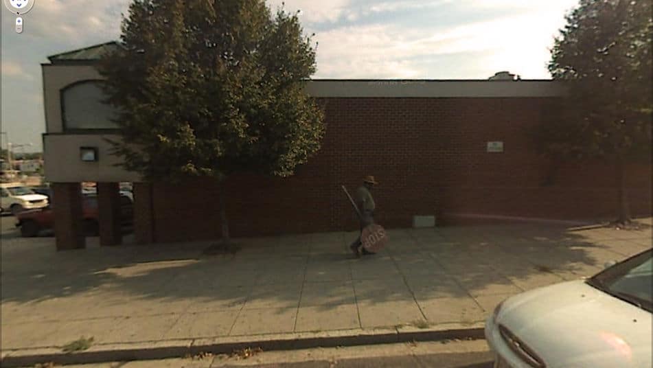 Las extrañas y fascinantes instantáneas escondidas en Google Street View 8