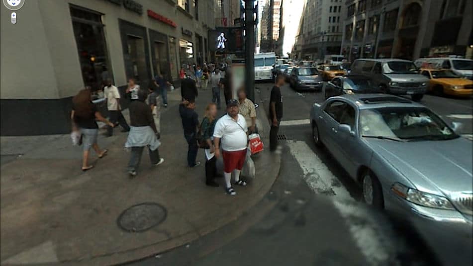 Las extrañas y fascinantes instantáneas escondidas en Google Street View 25