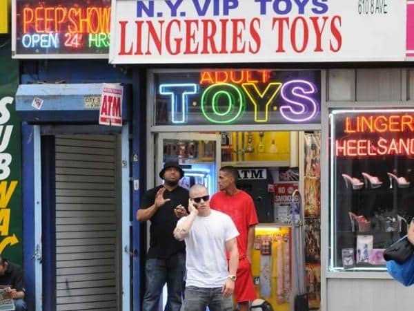 ¿Casper Smart le compró el regalo de cumpleaños a JLo en un sex shop? 1 ¿Casper Smart le compró el regalo de cumpleaños a JLo en un sex shop? 2